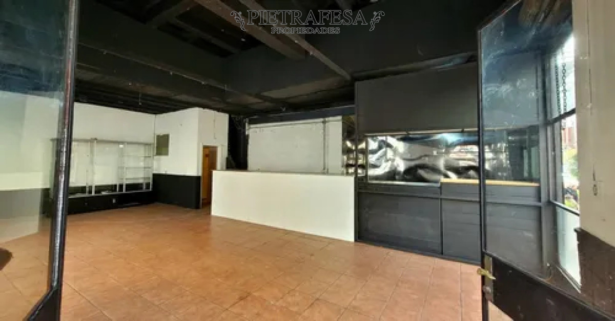 Local Comercial ID.13708 - Local en alquiler, 2baños. Ciudad Vieja.