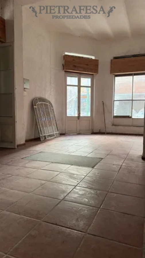 Local Comercial ID.14181 - Local en alquiler, 2 baños, garaje. Cordón.