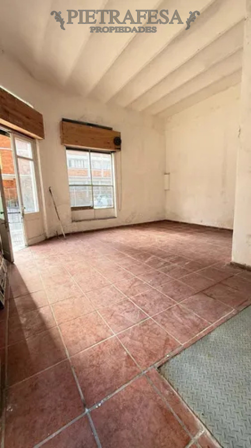 Local Comercial ID.14181 - Local en alquiler, 2 baños, garaje. Cordón.