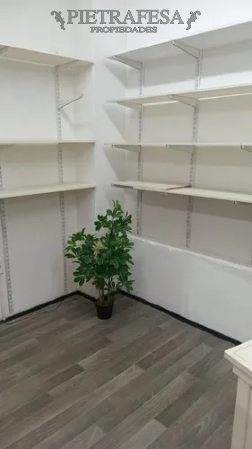 Local Comercial ID.14049 - Local en alquiler, 2 baños, galería. Centro.