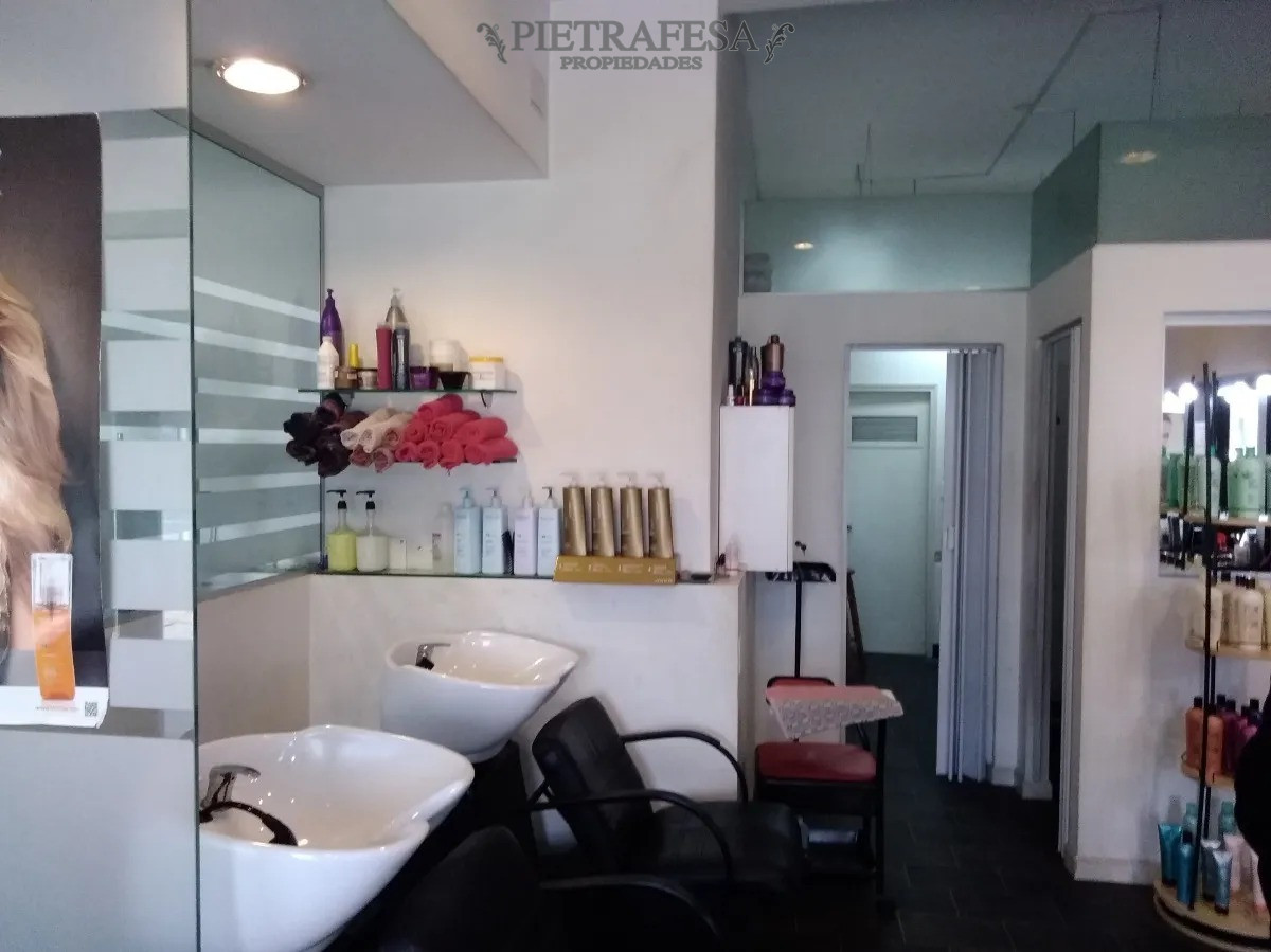 Local Comercial ID.5030 - Local en venta con o sin renta- Av. Italia- Parque Batlle