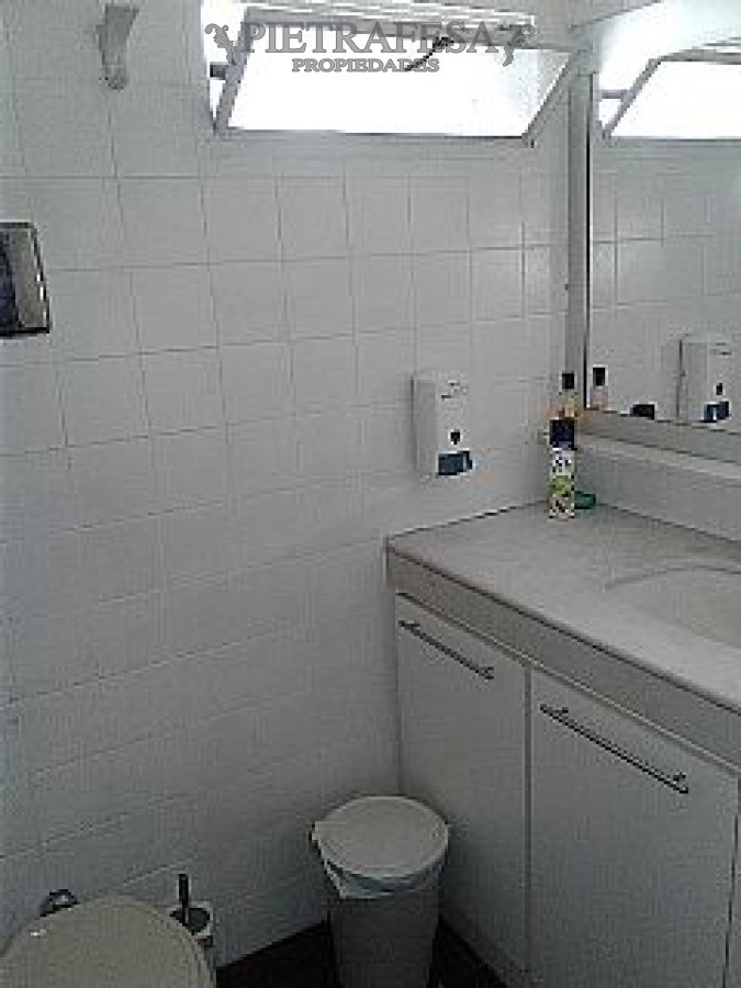 Local Comercial ID.605 - Oficina en venta con terraza - Rio Branco - Centro 
