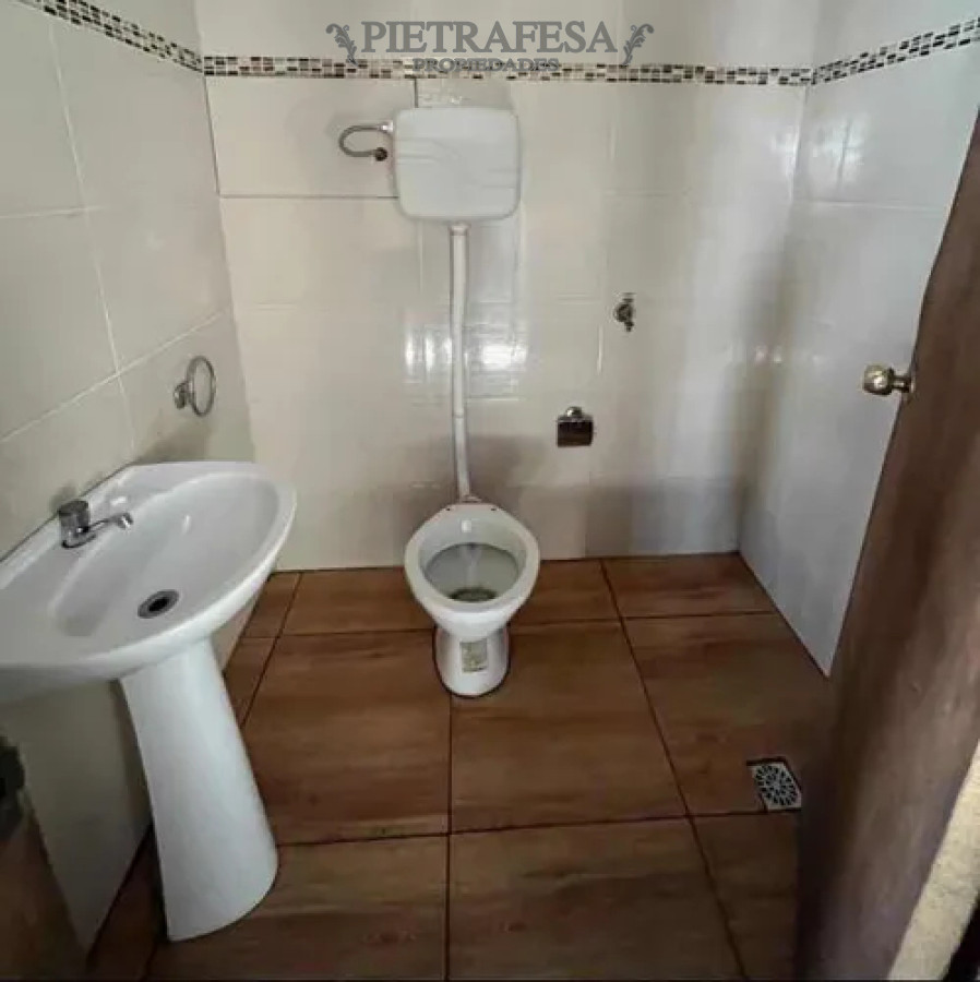 Local Comercial ID.14013 - Local en alquiler, 1 baño. Maroñas.