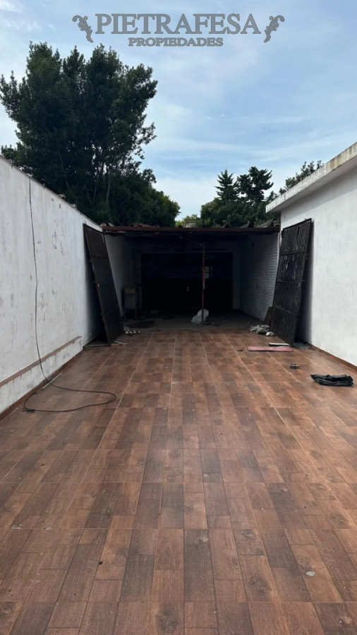 Local Comercial ID.14681 - Local en alquiler, 1 baño, patio, cochera. Union.