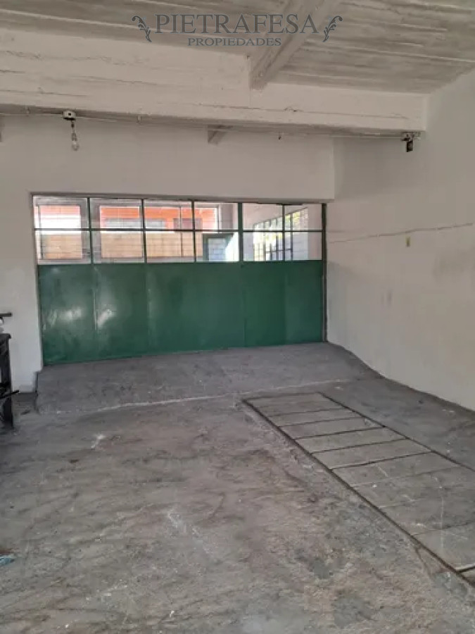 Local Comercial ID.13928 - Local en alquiler, 1 baño, sótano. Prado.
