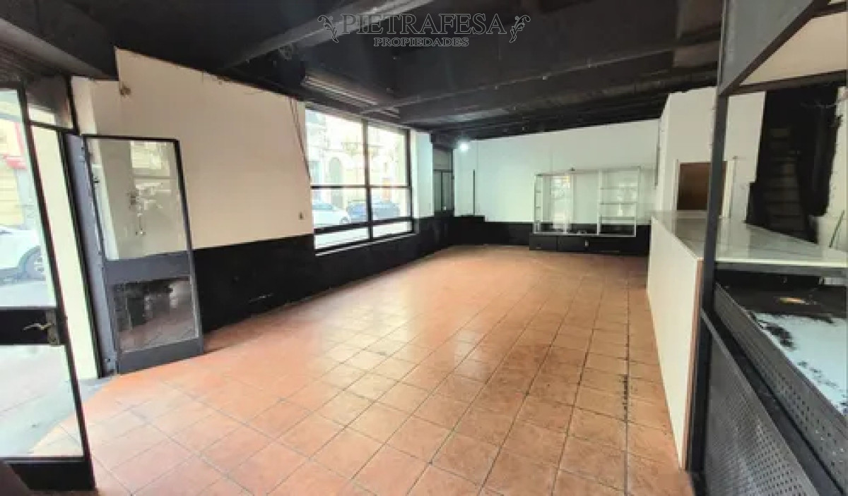 Local Comercial ID.13708 - Local en alquiler, 2baños. Ciudad Vieja.