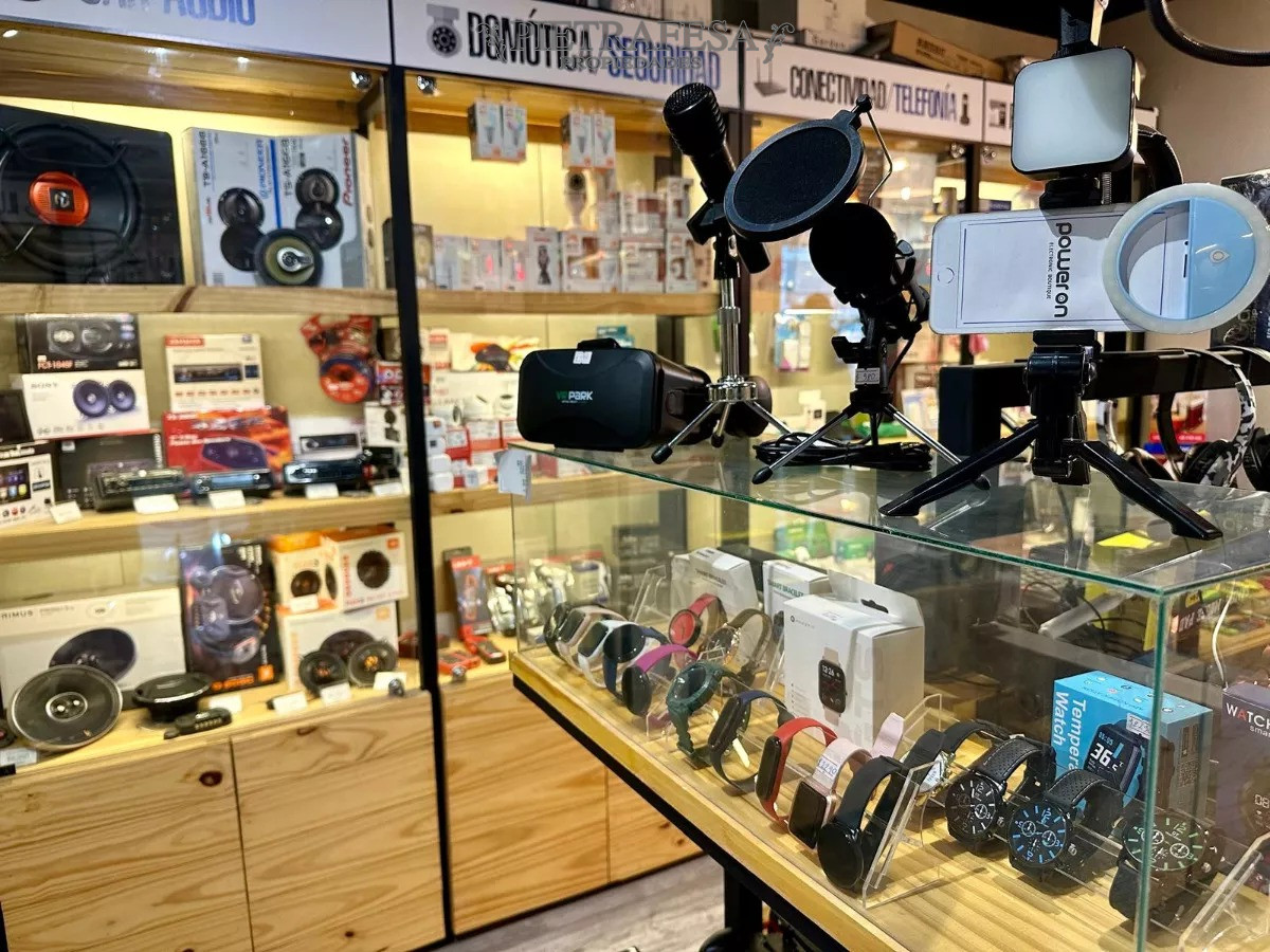 Local Comercial ID.10337 - Llaves de tienda electrónica-Buceo 