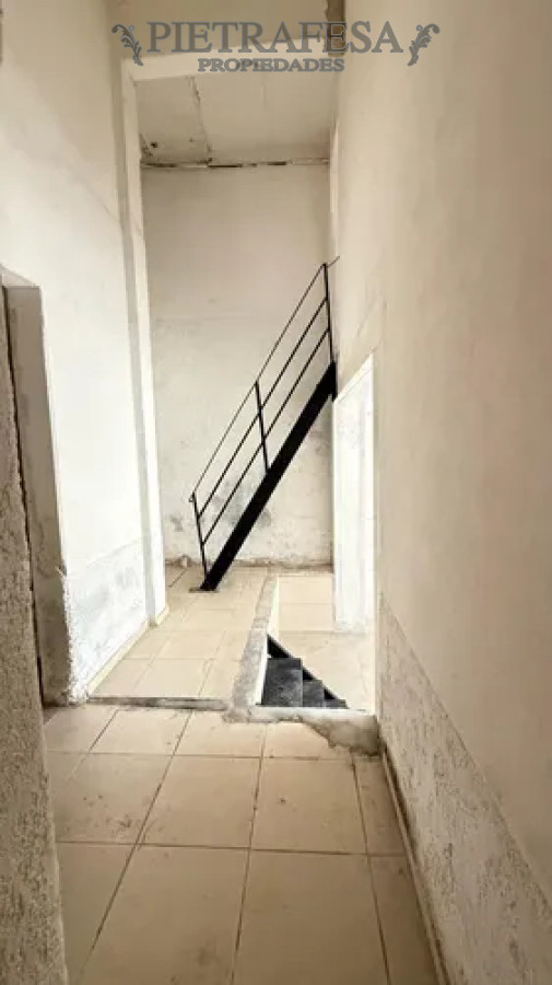 Local Comercial ID.14181 - Local en alquiler, 2 baños, garaje. Cordón.