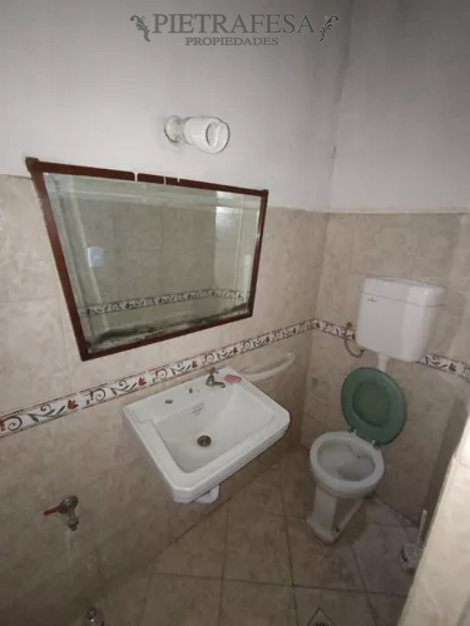 Local Comercial ID.12683 - Local en alquiler, 1baño. Centro.