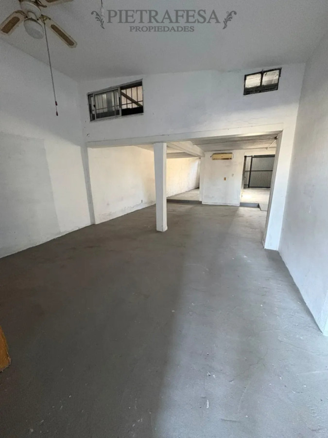 Local Comercial ID.16074 - Local en alquiler, 1 baño, cocina. Lagomar.