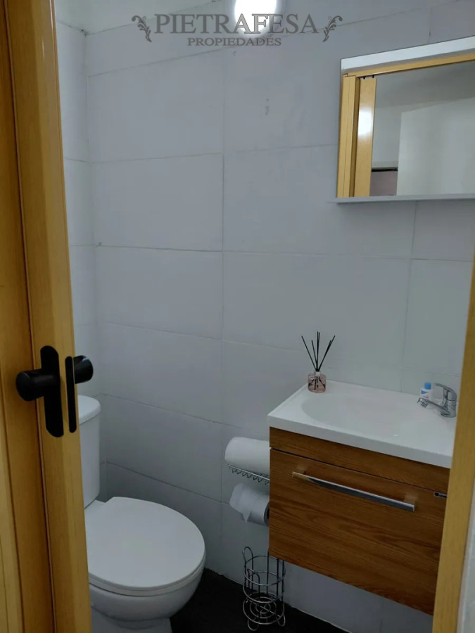 Local Comercial ID.15839 - Local en alquiler, 1 baño, kitchenette. La Blanqueada.