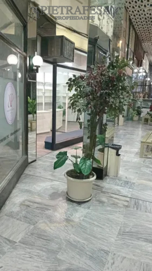 Local Comercial ID.14049 - Local en alquiler, 2 baños, galería. Centro.
