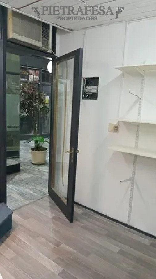 Local Comercial ID.14049 - Local en alquiler, 2 baños, galería. Centro.