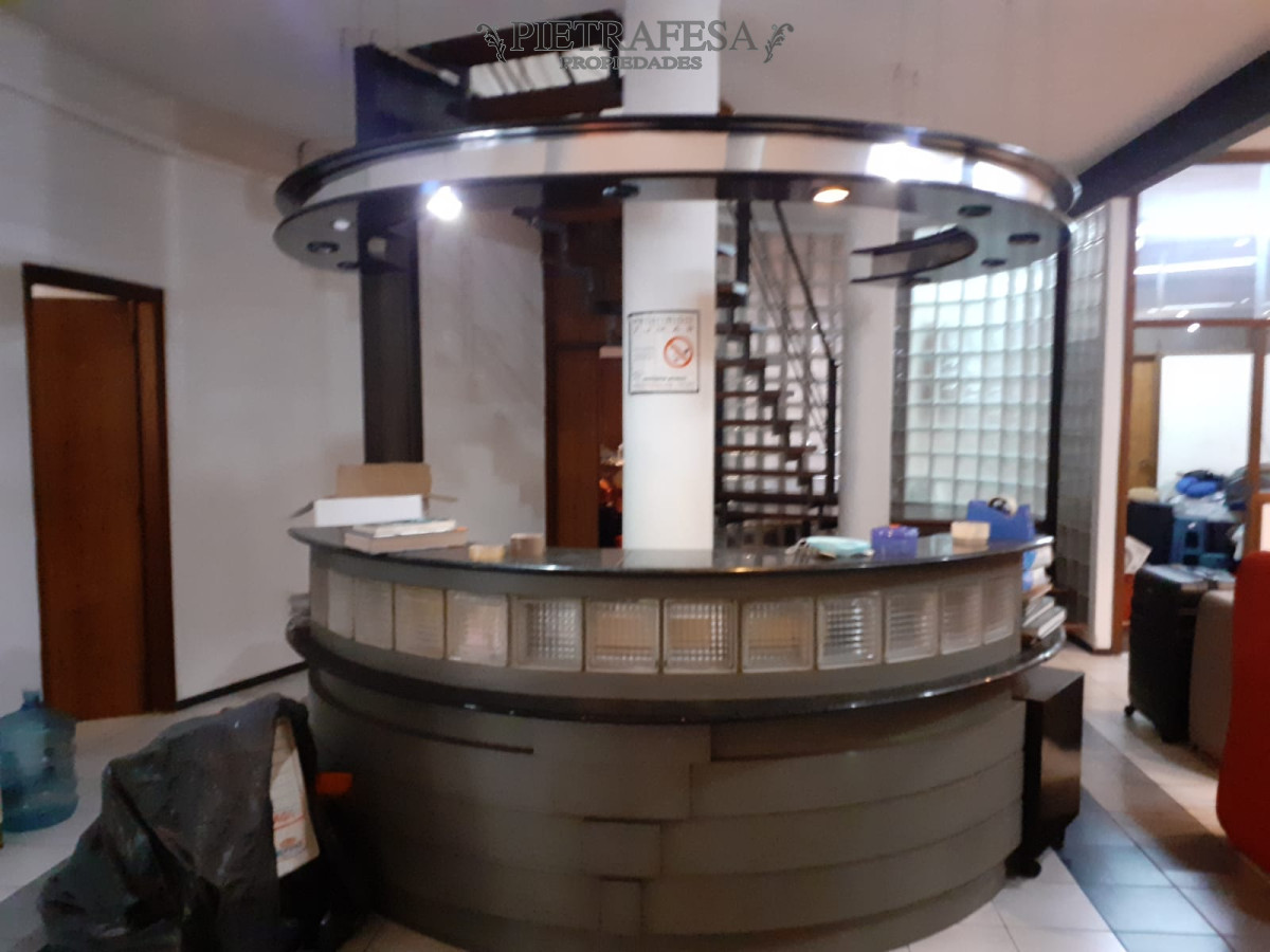 Local Comercial ID.1677 - Local en venta 9 ambientes 7 baños - Colonia - Centro 