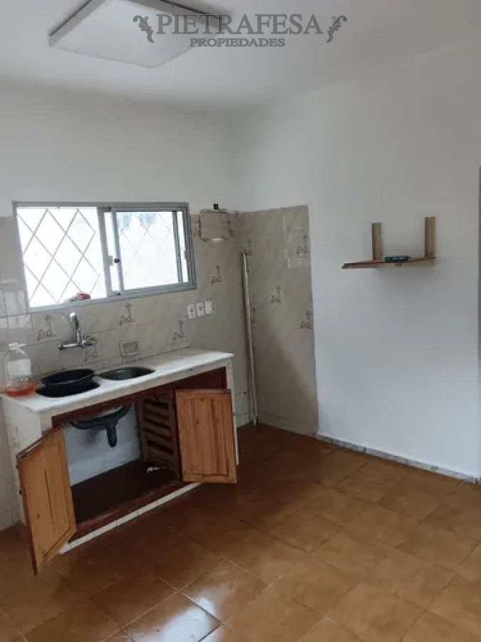 Local Comercial ID.14263 - Local en alquiler, 1 baño, cocina. Lagomar.