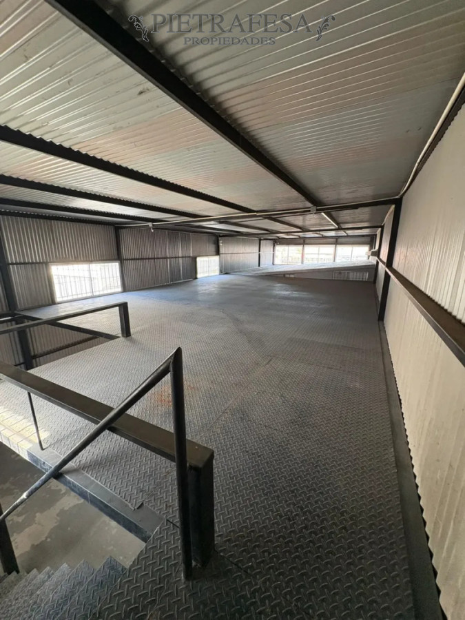 Local Comercial ID.16074 - Local en alquiler, 1 baño, cocina. Lagomar.