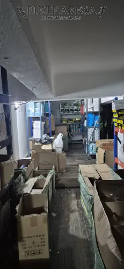 Local Comercial ID.13911 - Local en zona centro, 1 baño, cocina, depósito.