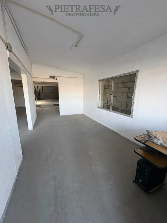 Local Comercial ID.16074 - Local en alquiler, 1 baño, cocina. Lagomar.