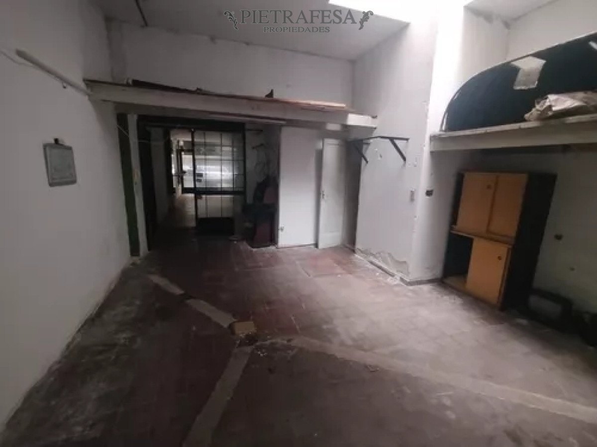 Local Comercial ID.12683 - Local en alquiler, 1baño. Centro.