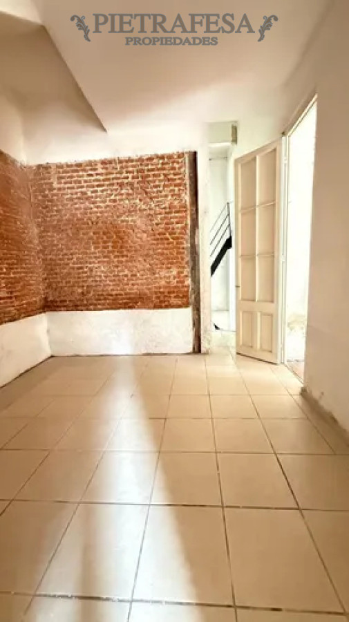 Local Comercial ID.14181 - Local en alquiler, 2 baños, garaje. Cordón.