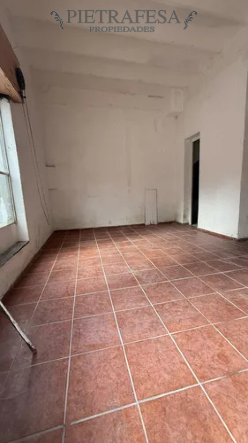 Local Comercial ID.14181 - Local en alquiler, 2 baños, garaje. Cordón.