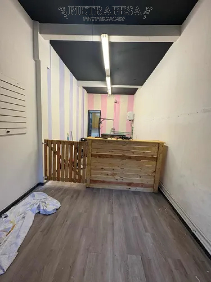 Local Comercial ID.14132 - Local en alquiler, 1 baño. Centro.