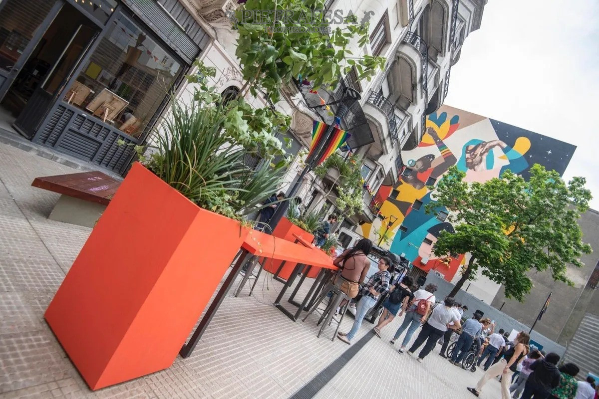Local Comercial ID.2470 - Local en venta con renta Bartolomé Mitre-Ciudad Vieja