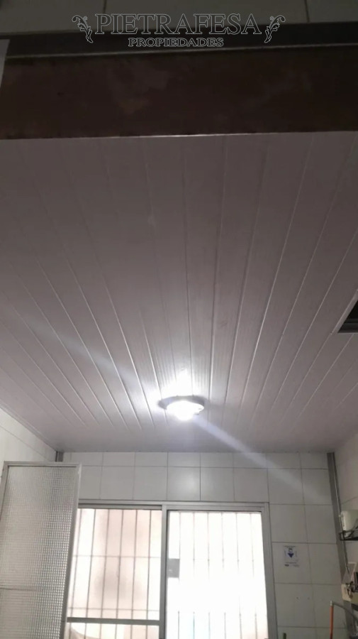 Local Comercial ID.16481 - Local en alquiler, 1 baño. Mercado Modelo.