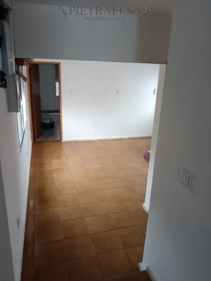 Local Comercial ID.14263 - Local en alquiler, 1 baño, cocina. Lagomar.