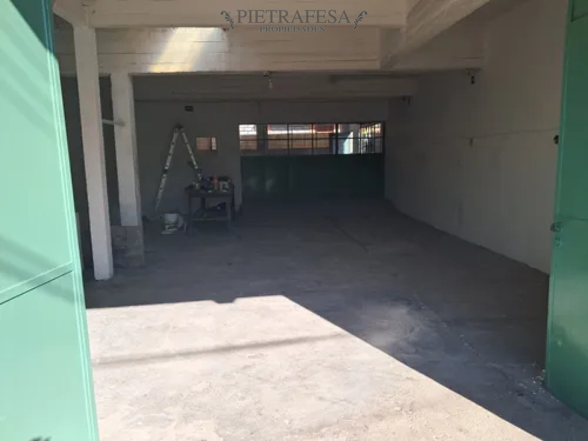 Local Comercial ID.13928 - Local en alquiler, 1 baño, sótano. Prado.