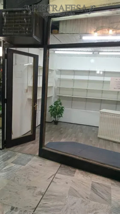 Local Comercial ID.14049 - Local en alquiler, 2 baños, galería. Centro.