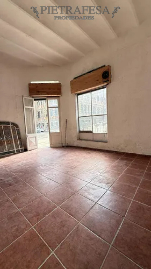 Local Comercial ID.14181 - Local en alquiler, 2 baños, garaje. Cordón.