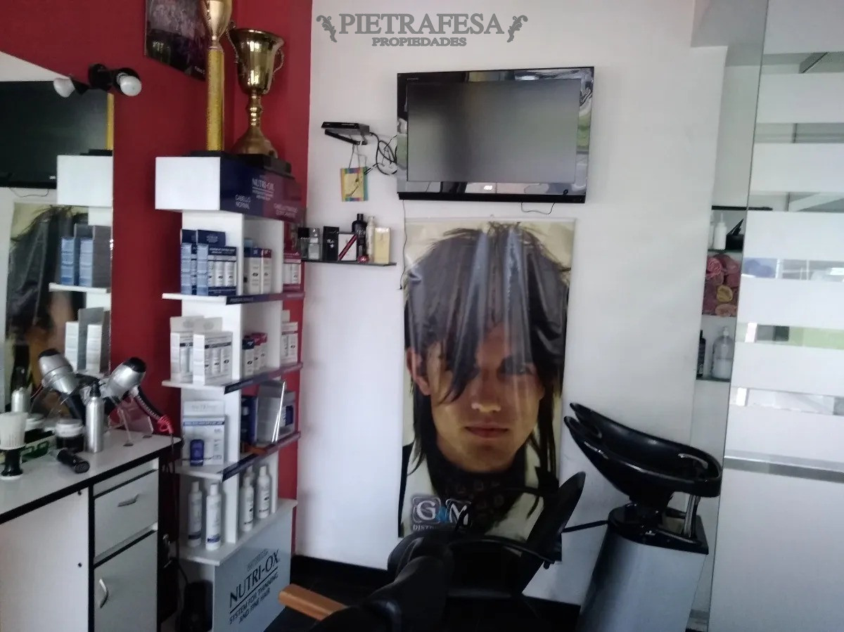 Local Comercial ID.5030 - Local en venta con o sin renta- Av. Italia- Parque Batlle