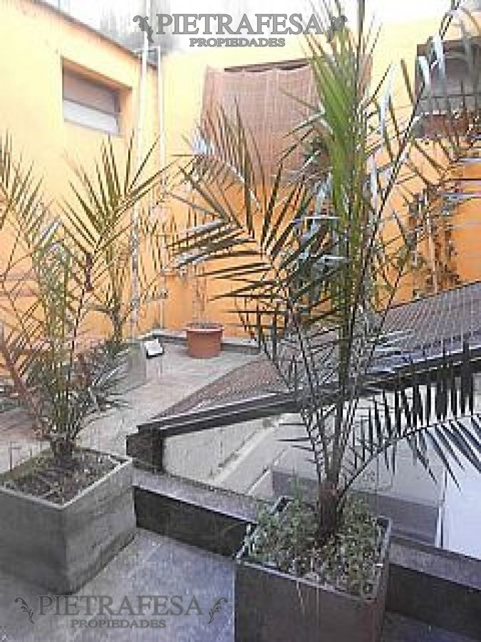 Local Comercial ID.3172 - Venta de Duplex mas monoambiente, 2 baños, 18 de julio esq Juan paullier Cordón.