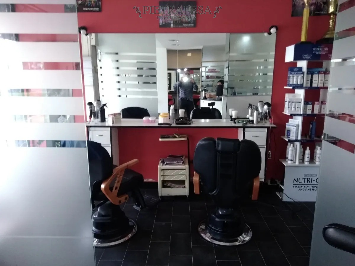 Local Comercial ID.5030 - Local en venta con o sin renta- Av. Italia- Parque Batlle