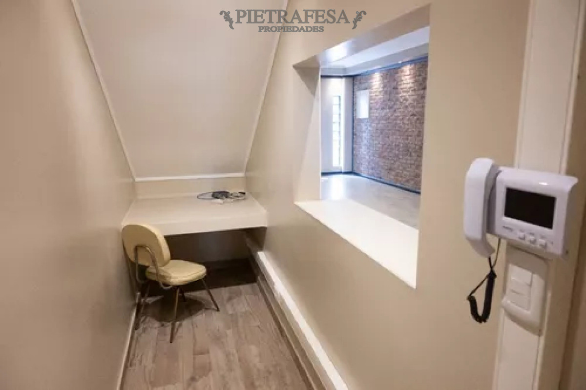 Local Comercial ID.12436 - Local en alquiler, 4baños, cocina, patio. Brazo Oriental.