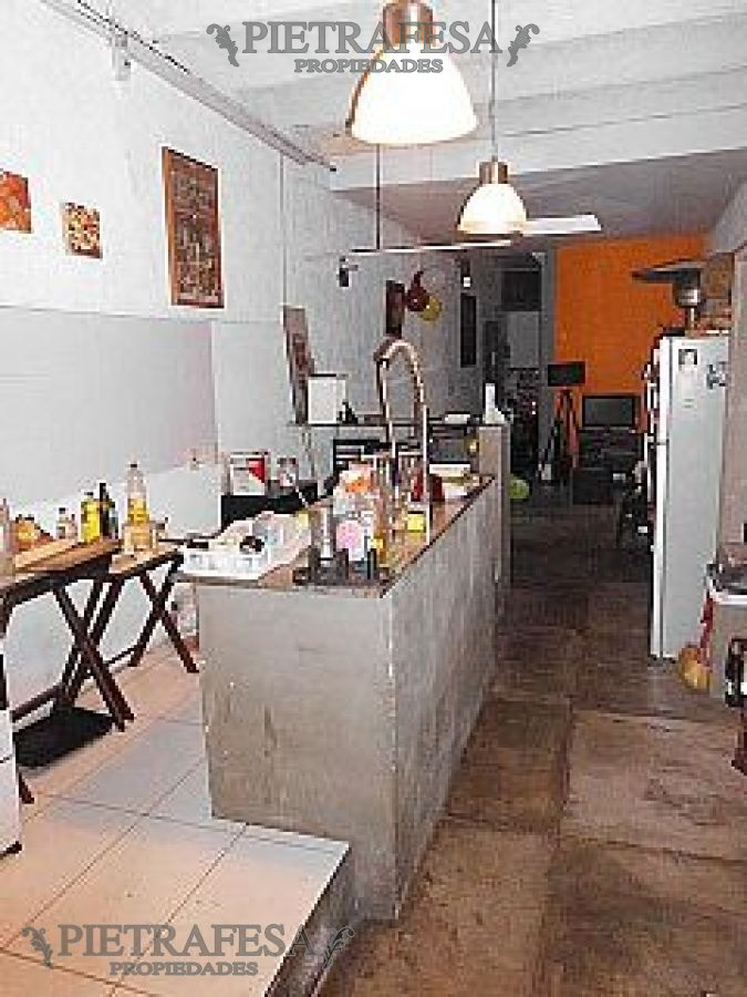 Local Comercial ID.3172 - Venta de Duplex mas monoambiente, 2 baños, 18 de julio esq Juan paullier Cordón.