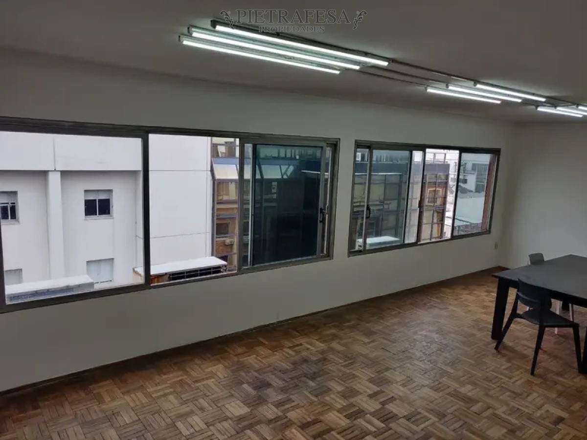 Local Comercial ID.3673 - Oficina en venta - Misiones-Ciudad Vieja