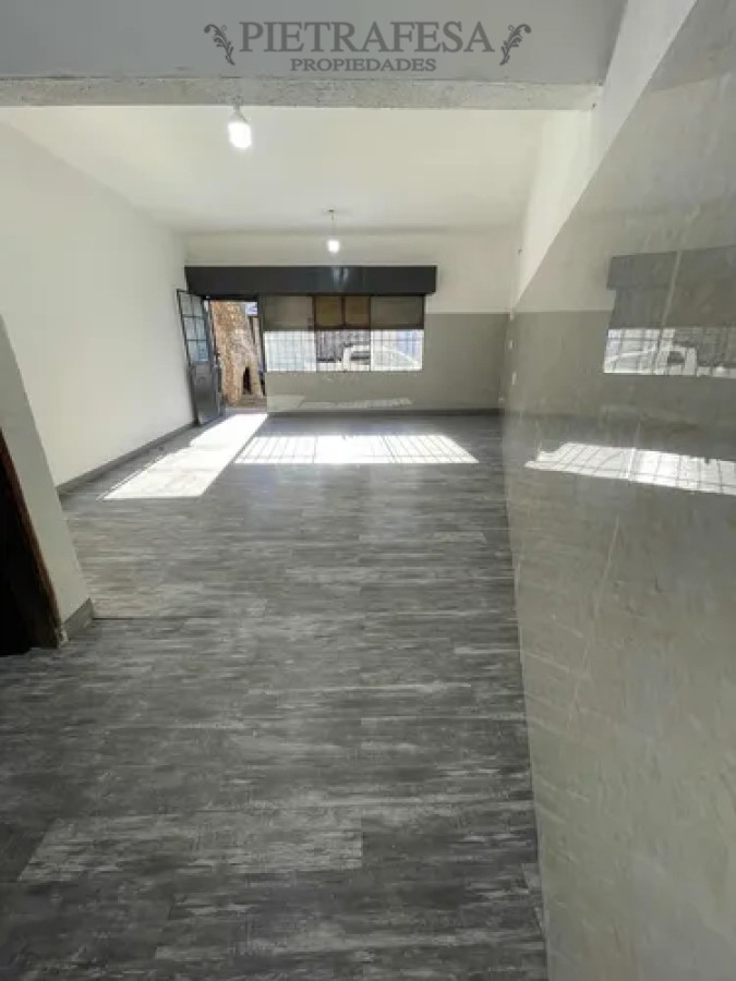 Local Comercial ID.14447 - Local en alquiler, 1 baño. Aguada.