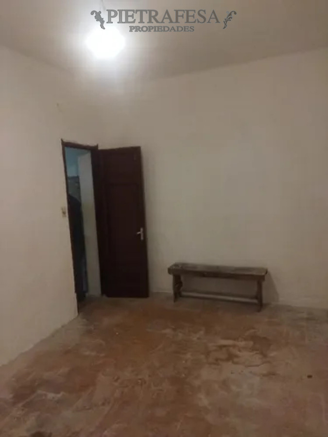 Local Comercial ID.13506 - Local en alquiler, 1dormitorio, 1baño, kitchenette. Aguada.