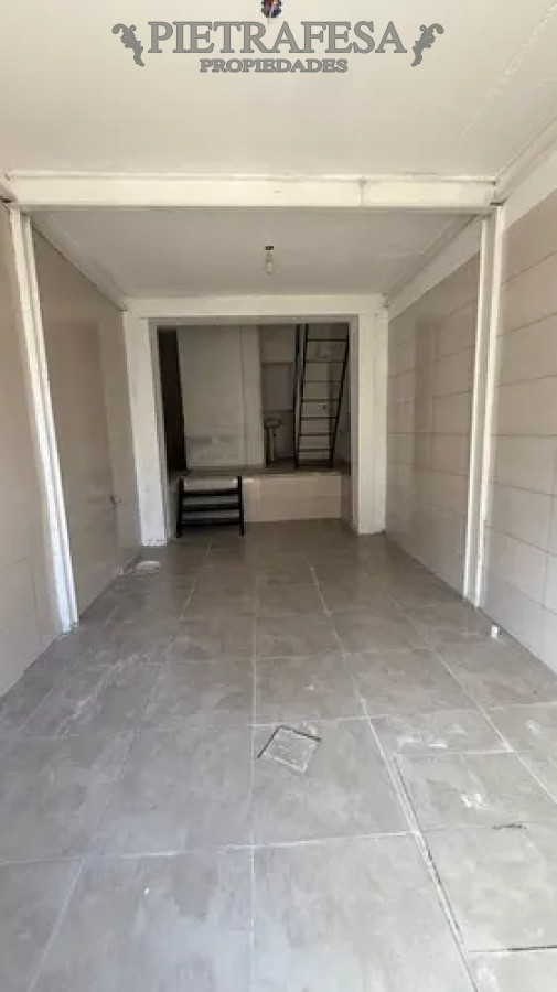 Local Comercial ID.14181 - Local en alquiler, 2 baños, garaje. Cordón.