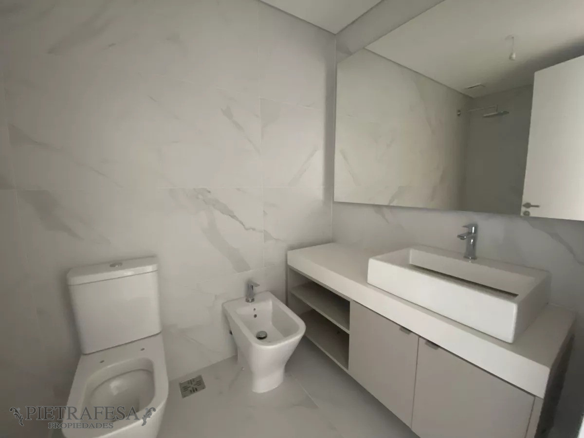 Apartamento ID.13457 - Apto a estrenar, 3 dormitorios, 5 baños y terraza-Carrasco