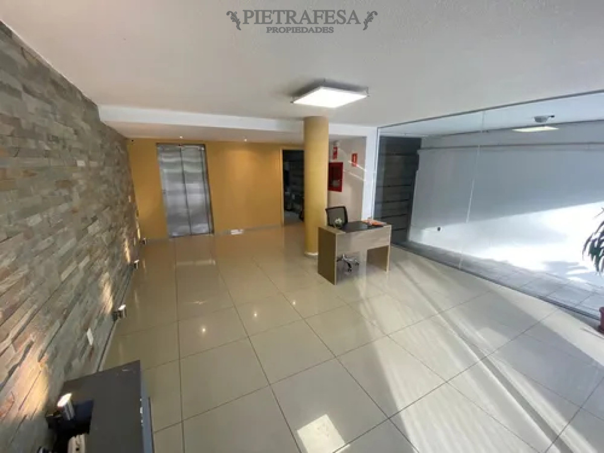 Apartamento ID.13915 - Apartamento en alquiler, monoambiente, 1 baño, balcón. garaje. Buceo.