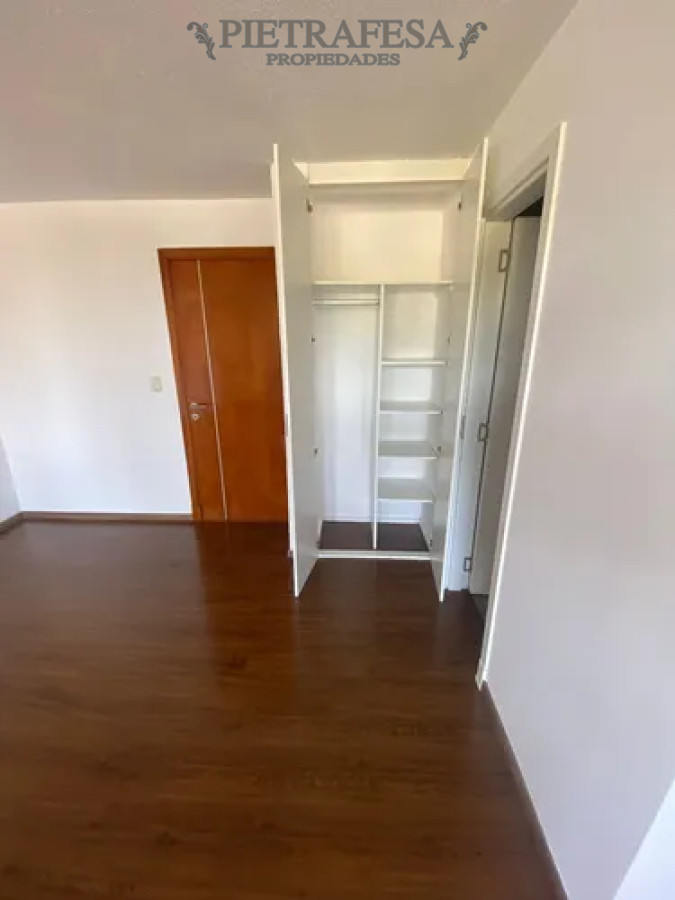 Apartamento ID.13915 - Apartamento en alquiler, monoambiente, 1 baño, balcón. garaje. Buceo.