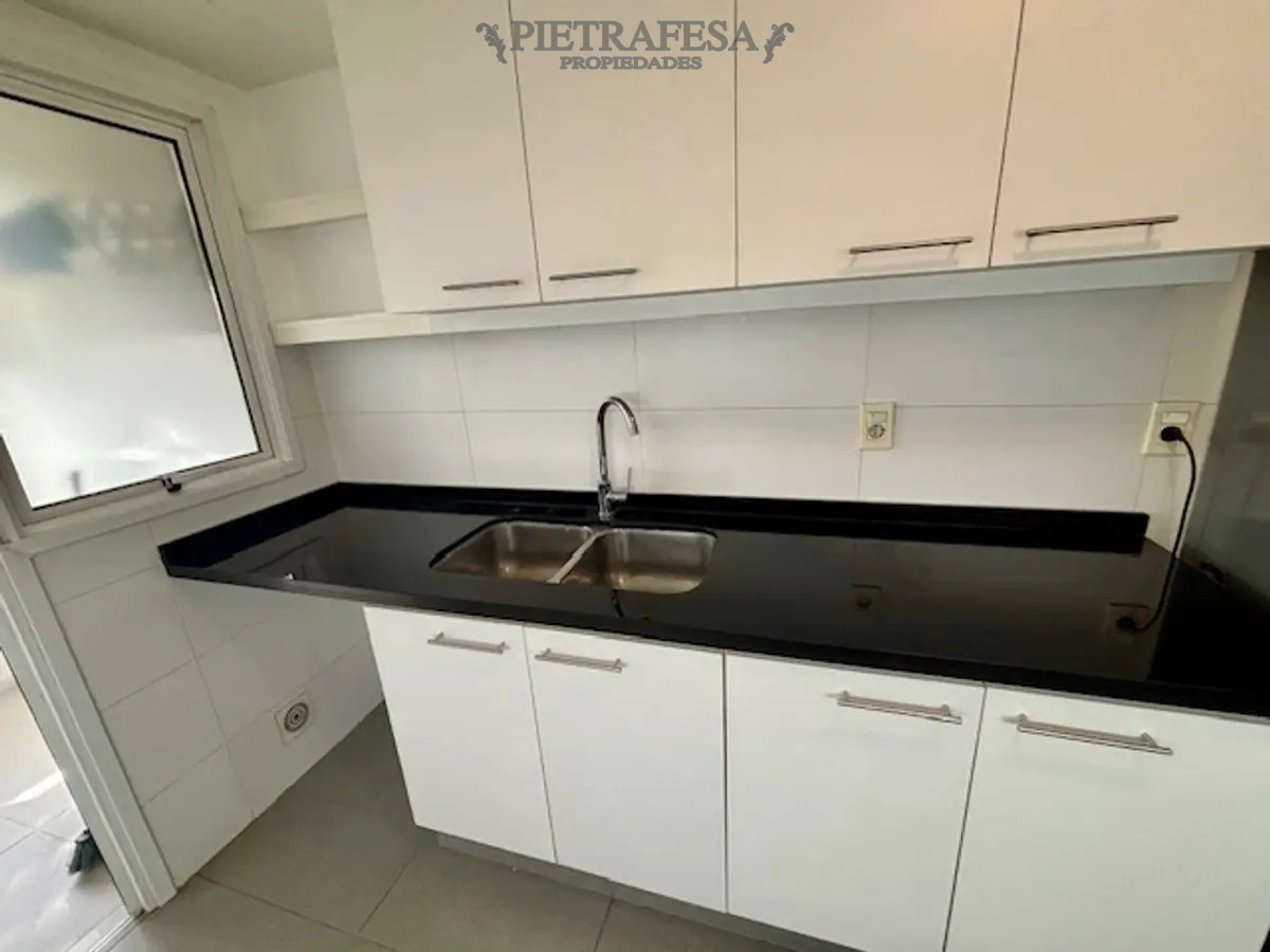 Apartamento ID.13637 - Apartamento en alquiler, 3dormitorios, 3baños, terraza, garaje doble. Carrasco.
