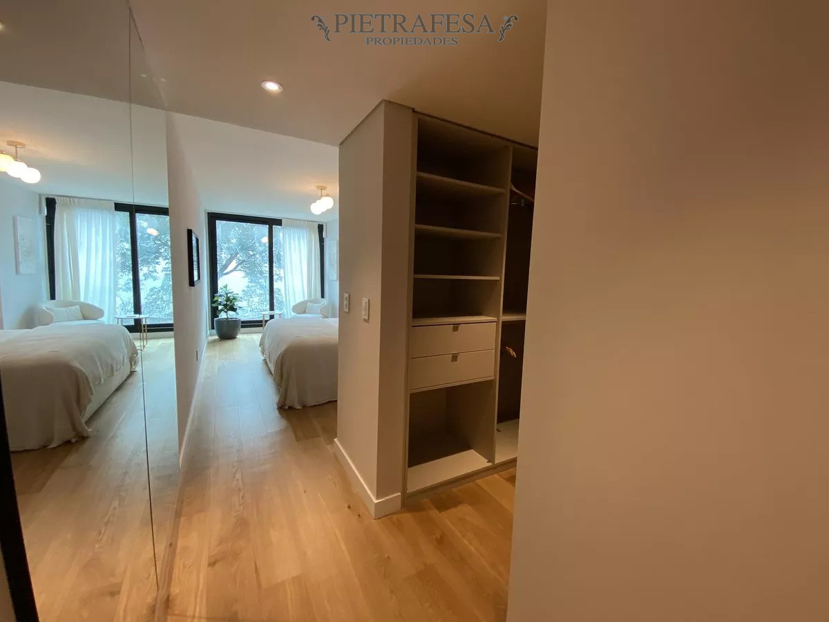Apartamento ID.14255 - Apartamento de lujo Punta Carretas · 3 dormitorios · 4 baños · 2 garages a metros del mar!