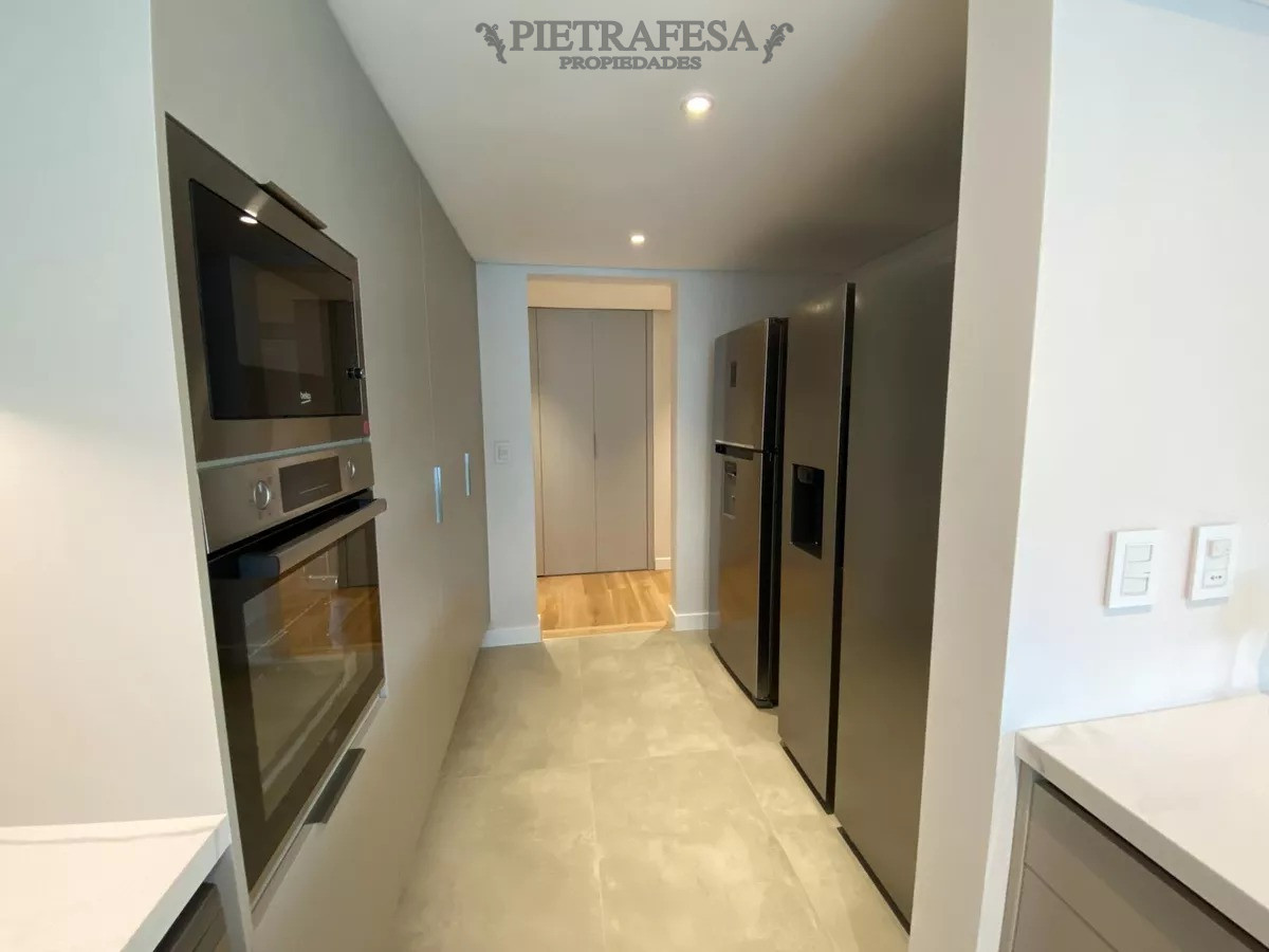 Apartamento ID.14255 - Apartamento de lujo Punta Carretas · 3 dormitorios · 4 baños · 2 garages a metros del mar!