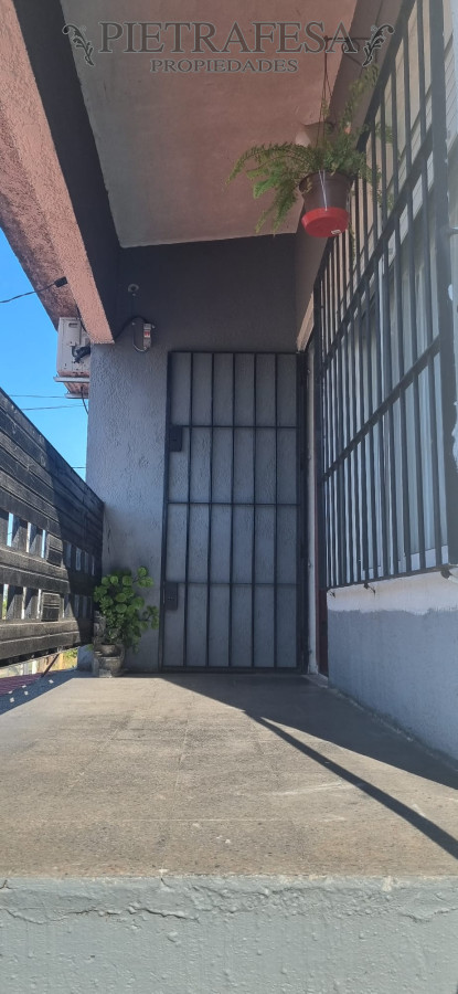 Apartamento ID.14095 - 2 Apartamentos totalmente independiente con renta (Se venden juntos)