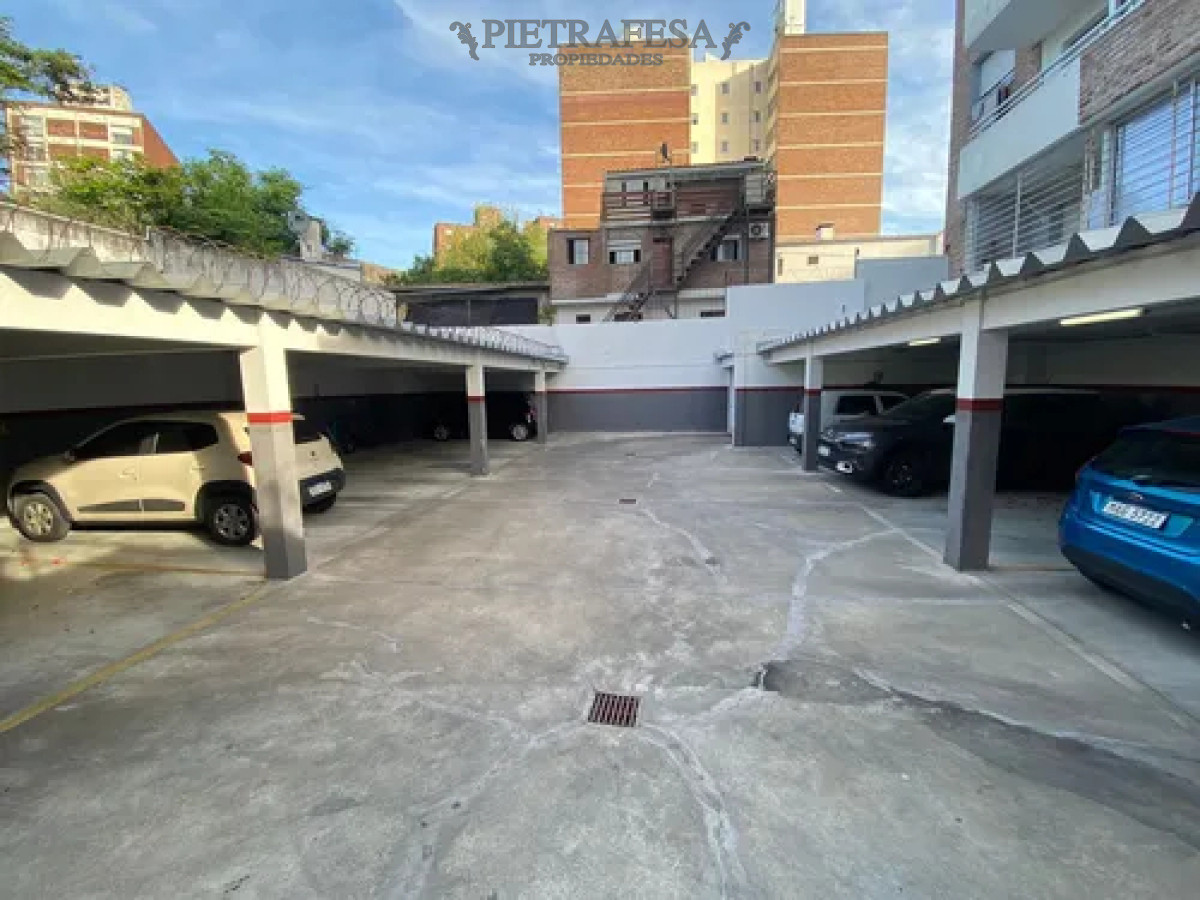 Apartamento ID.13915 - Apartamento en alquiler, monoambiente, 1 baño, balcón. garaje. Buceo.