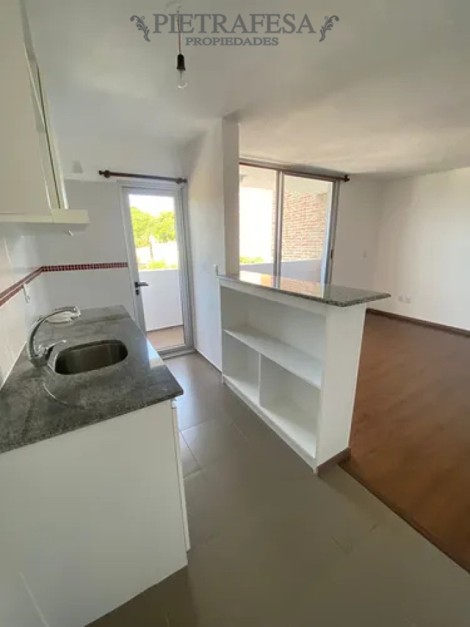 Apartamento ID.13915 - Apartamento en alquiler, monoambiente, 1 baño, balcón. garaje. Buceo.